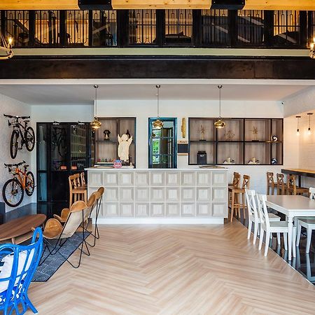 Travel Light Hostel パッタヤー エクステリア 写真