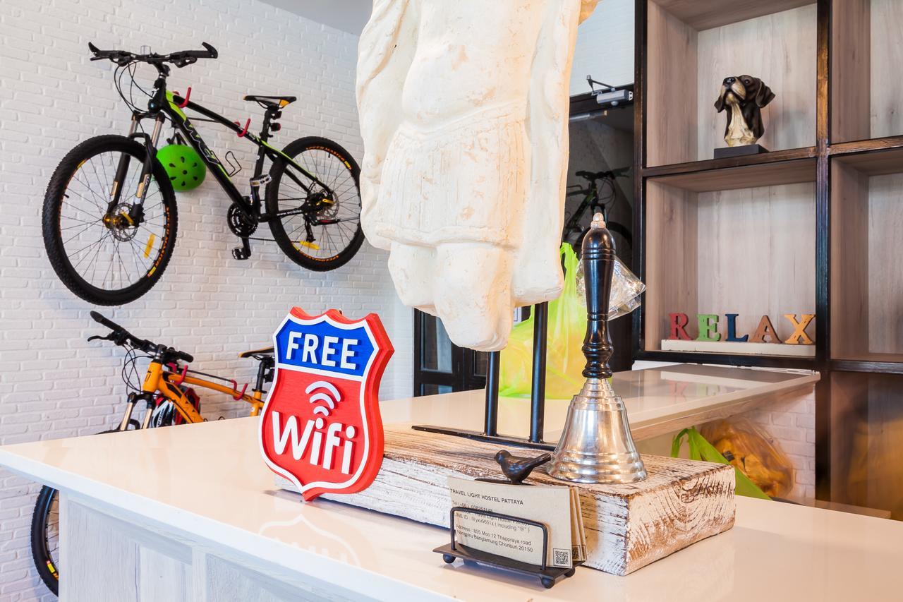 Travel Light Hostel パッタヤー エクステリア 写真